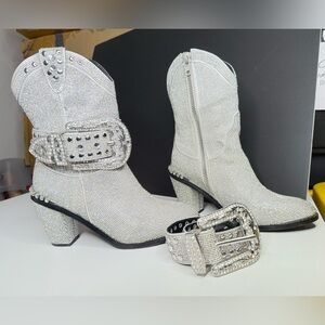 Women's Crystal-Embellished Western Heeled Boots in Silver with Matching Belt